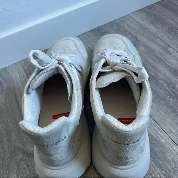 Alexander McQueen
Alexander Mcqueen Man's White Suede Leather Sneakers NIB - Picture 4 of 13